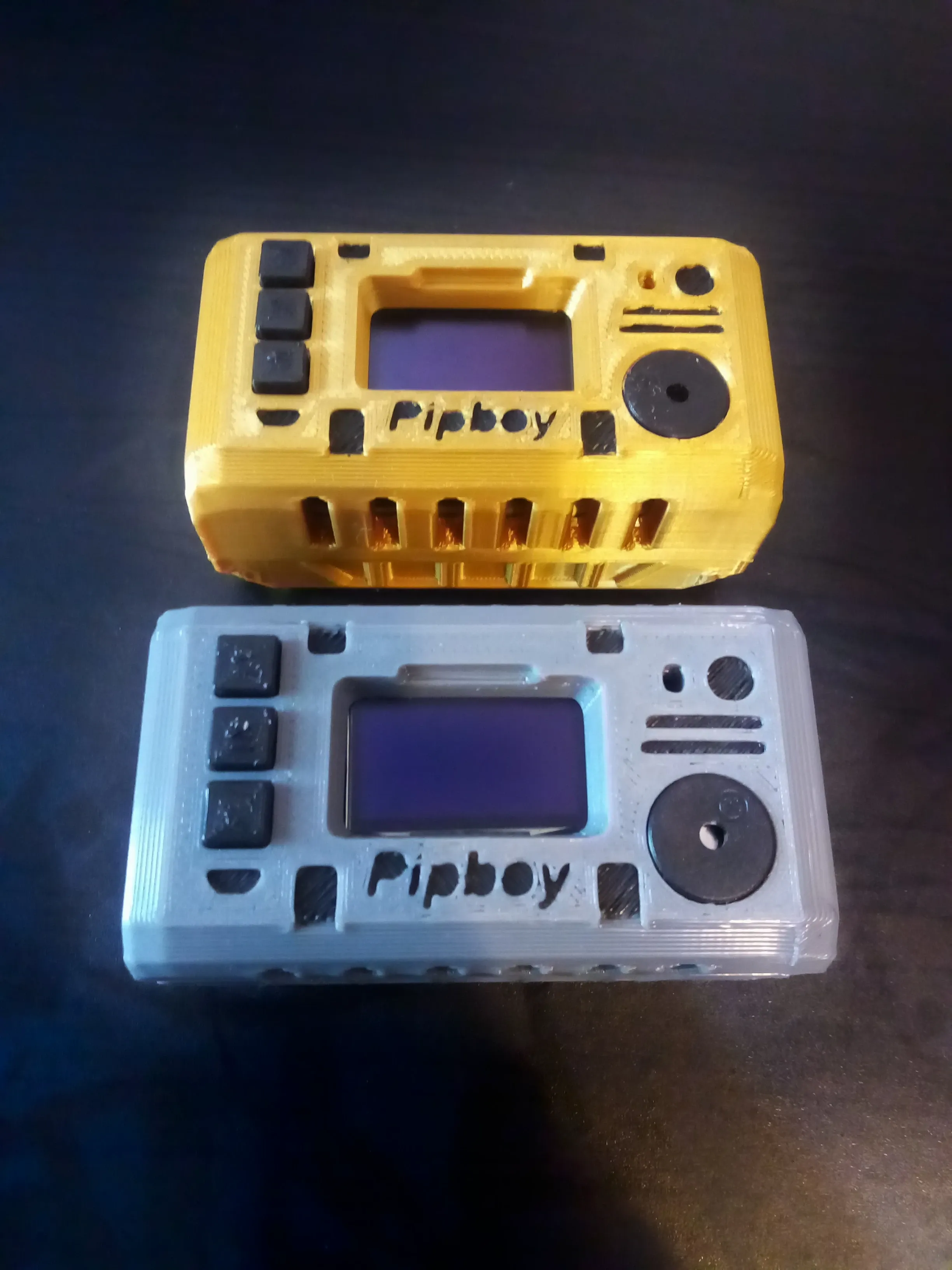 Image de présentation du modèle 3D imprimmable: Fallout Pipboy fonctionel et original! Pipboy Pocket!  (Montage facile + Tuto)